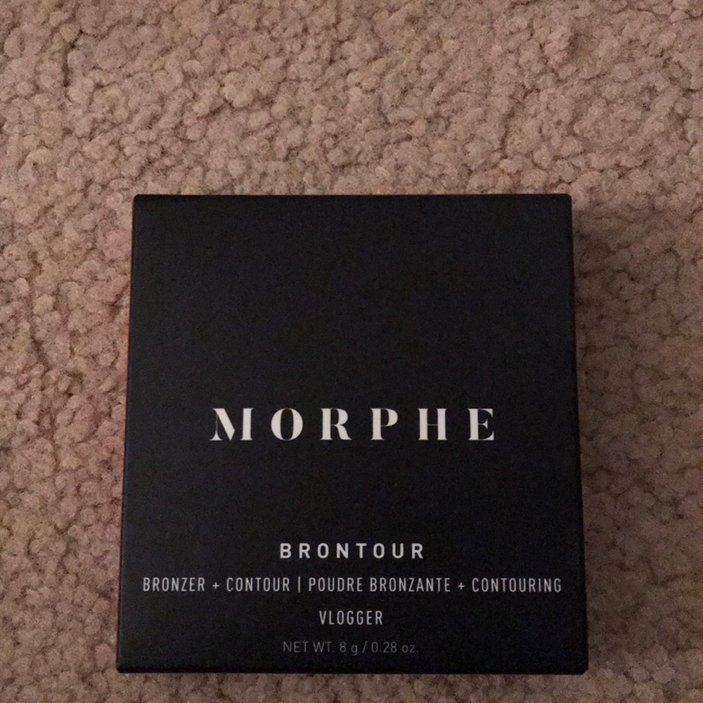 Morphe Brontour in the color Vlogger